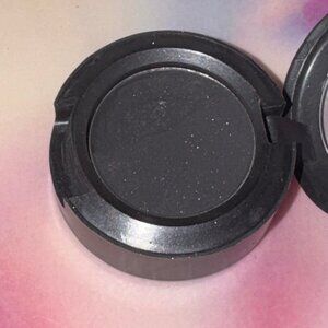 Mac carbon eyeshadow